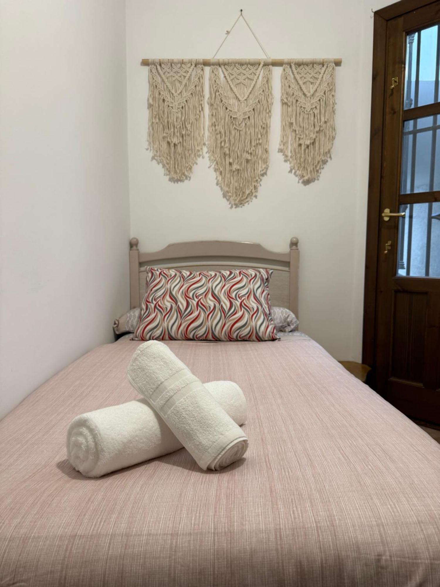 Charming Albaicin Patio Flat Free Onsite Parking Apartment Granada Ngoại thất bức ảnh